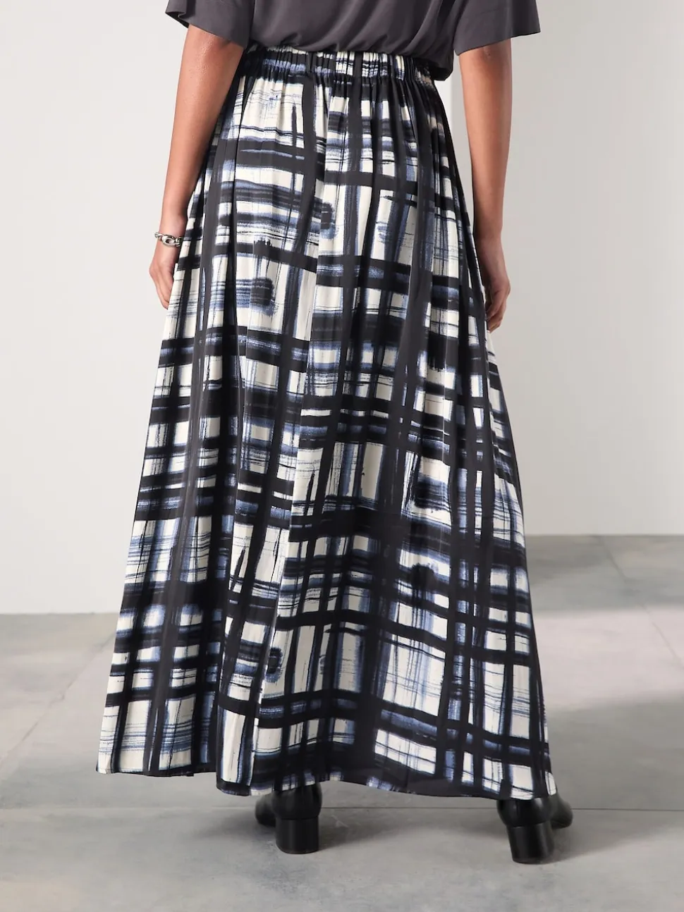 À carreaux Crème/bleu marine - Jupe maxi plissée en satin