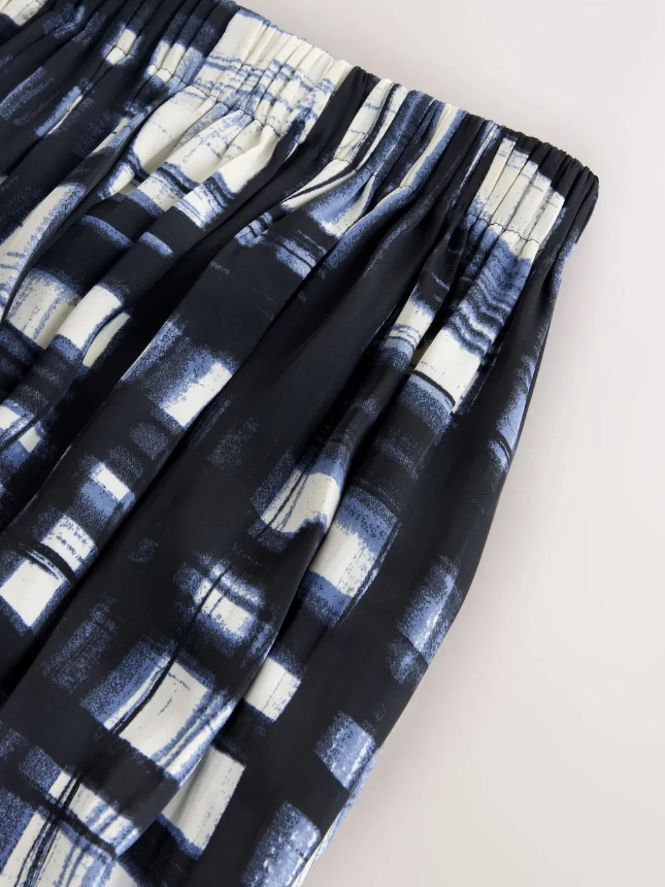 À carreaux Crème/bleu marine - Jupe maxi plissée en satin