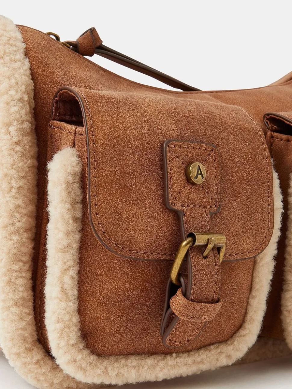 Accessorize Sac à bandoulière à poche en faux shearling