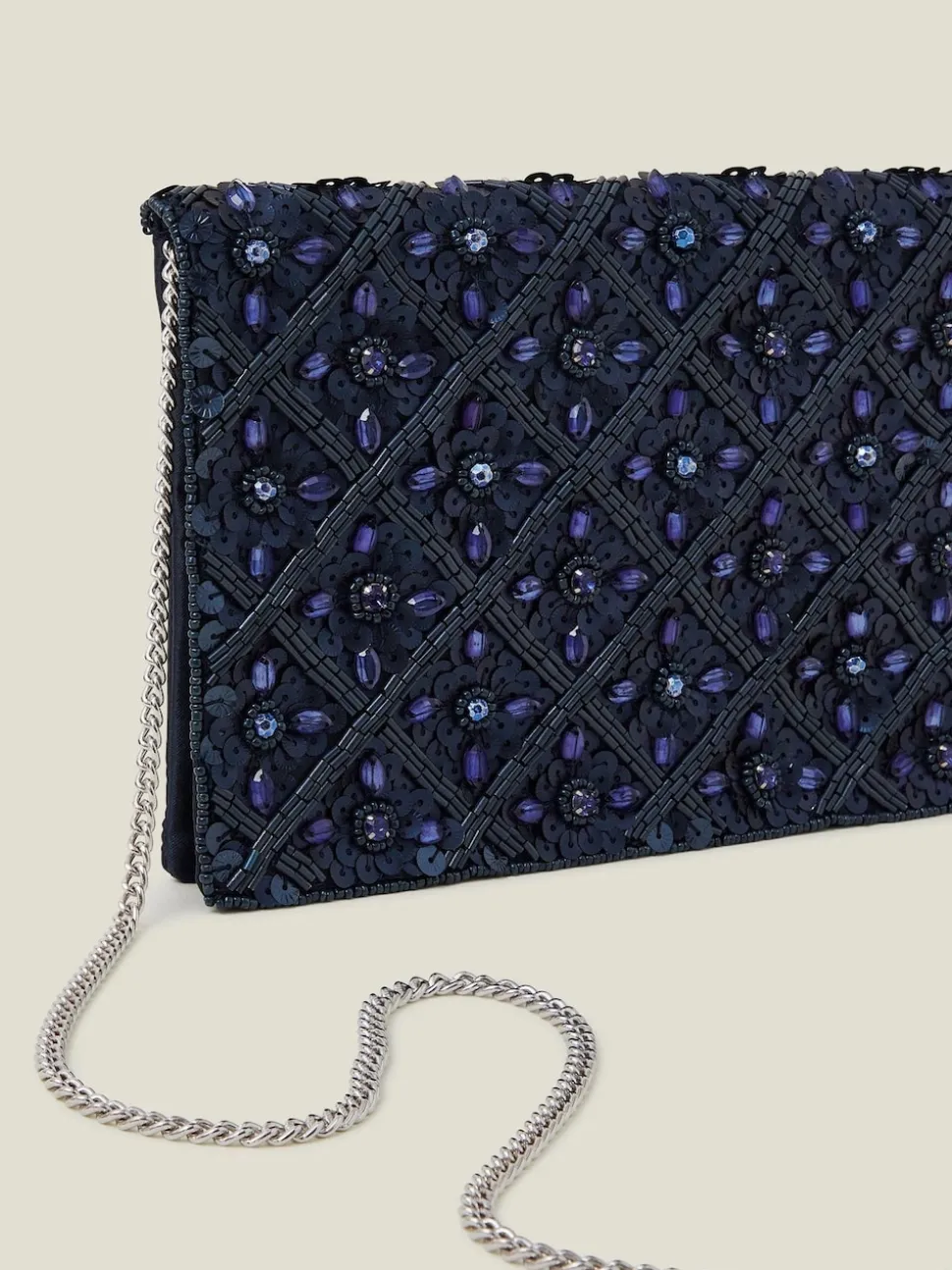 Accessorize Tianna métallisé Sac à pochette avec ornements