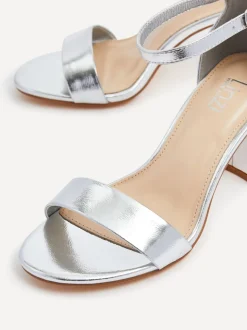 Argent - Linzi Wide Fit Legacy à peine là des chaussures à talons blocs arrière fermés