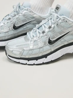 Argenté métallisé - Baskets Nike P6000
