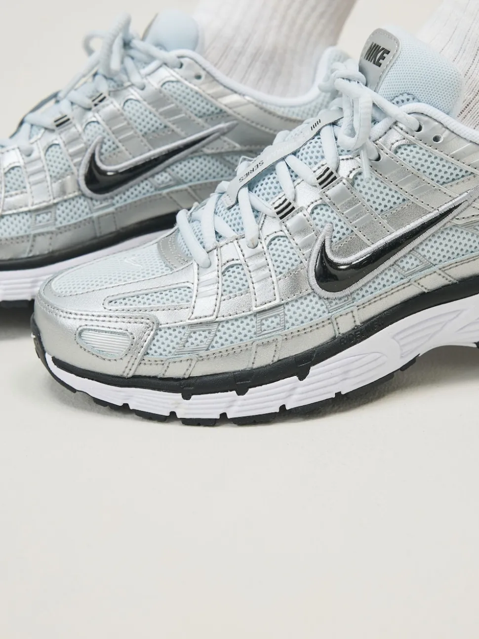 Argenté métallisé - Baskets Nike P6000