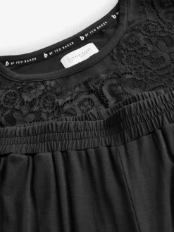 B by Ted Baker Ensemble pyjama noir bordé de dentelle modale