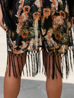 B by Ted Baker Kimono à glands en viscose noir fleuri Koi