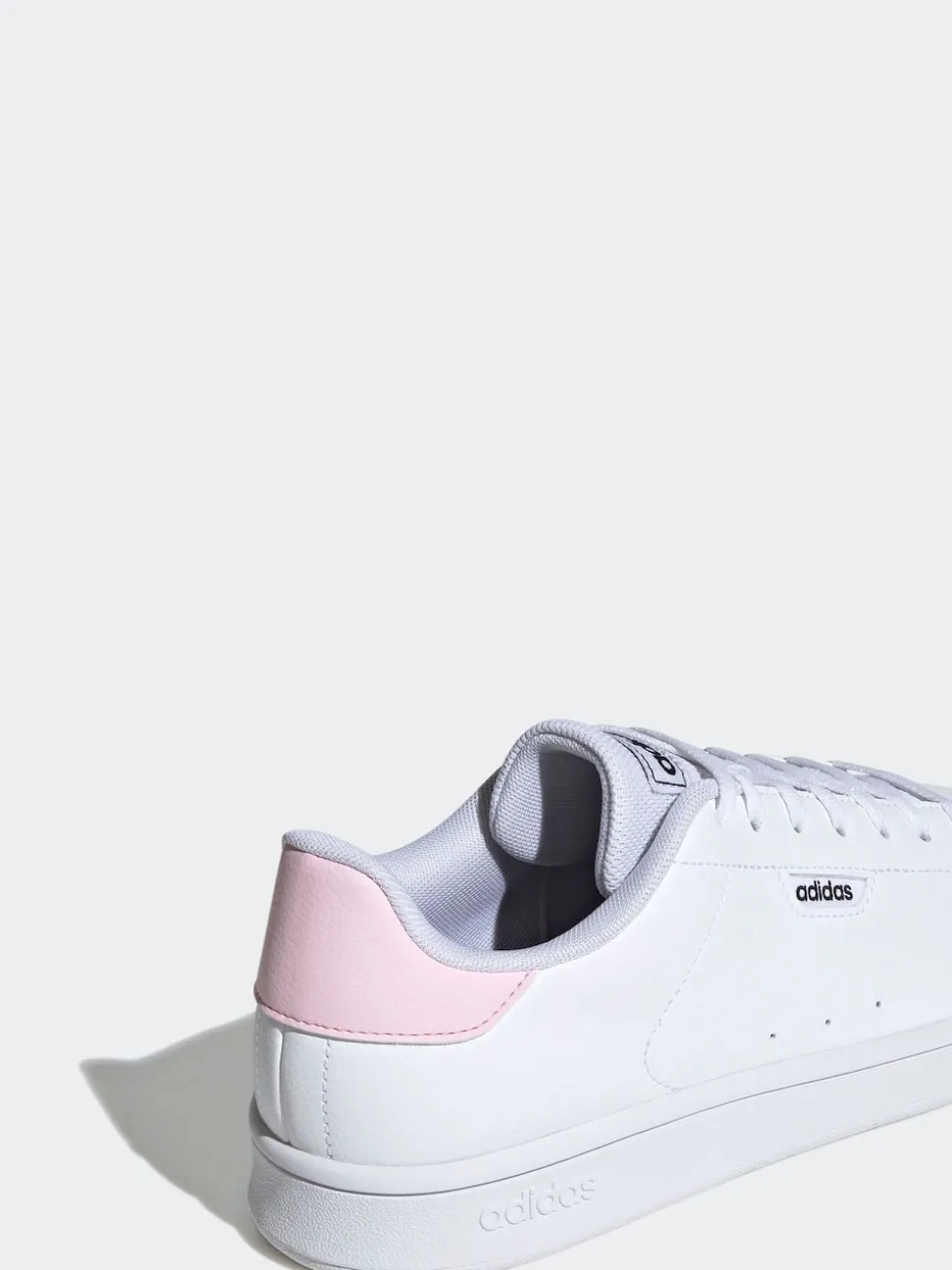 Blanc - adidas Urban Courts