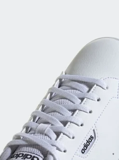 Blanc - adidas Urban Courts