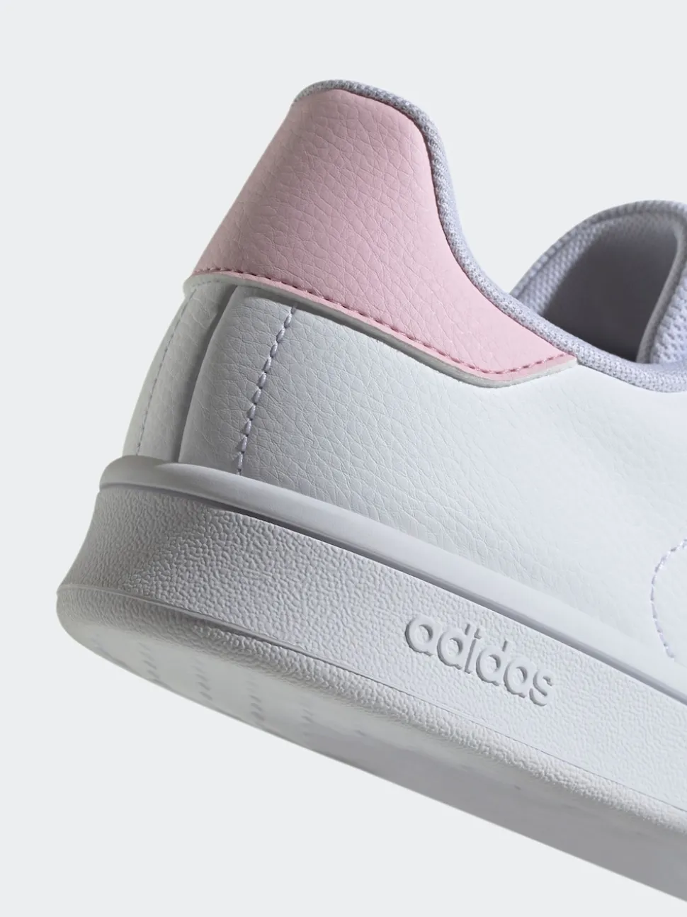 Blanc - adidas Urban Courts