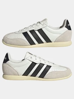 Blanc - Baskets adidas Barreda Lo