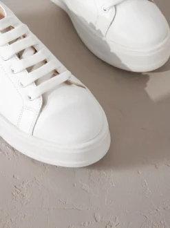 Blanc - Baskets Signature haut de gamme à lacets et semelle épaisse compensées en cuir
