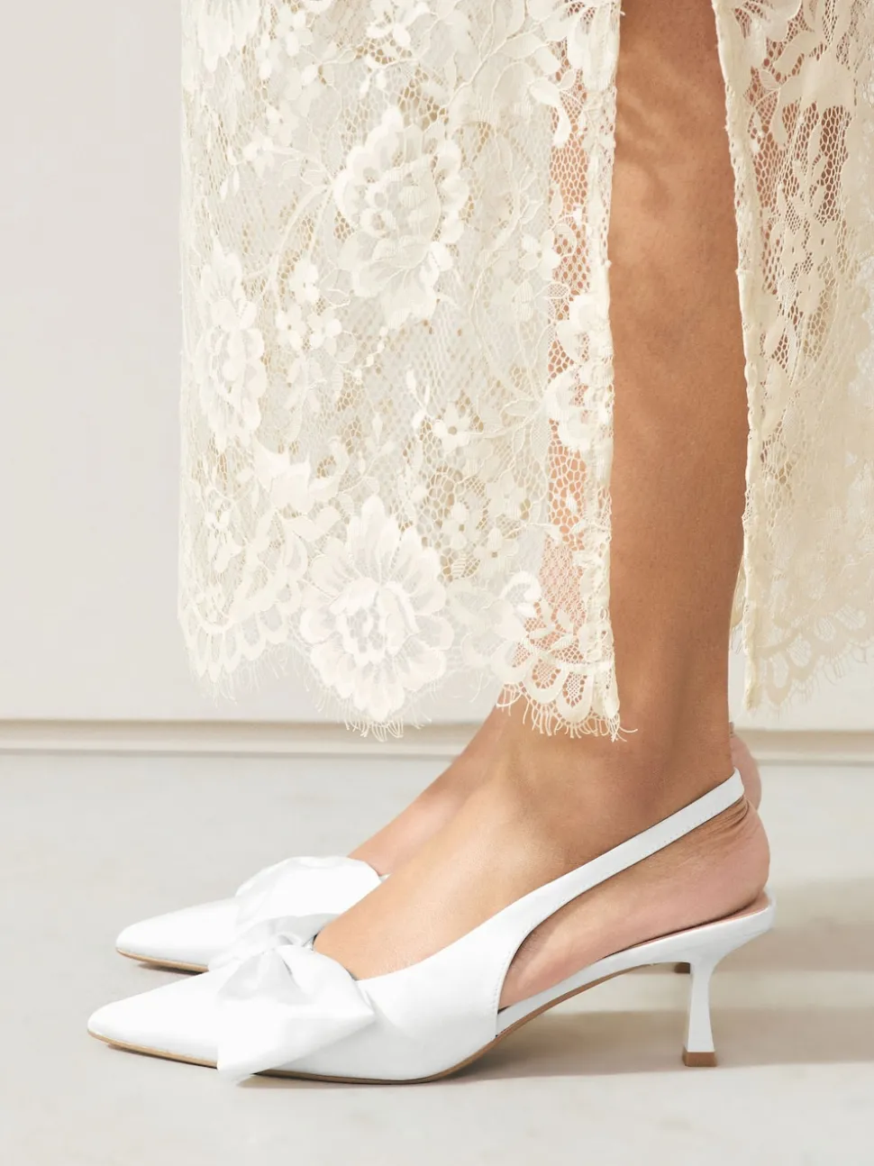 Blanc - Chaussures à talons Mariage Forever Comfort® en Satin à Nœud et bout pointu