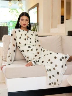 Blanc - Lipsy Robe mi-longue évasée sous la poitrine à manches longues