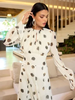 Blanc - Lipsy Robe mi-longue évasée sous la poitrine à manches longues
