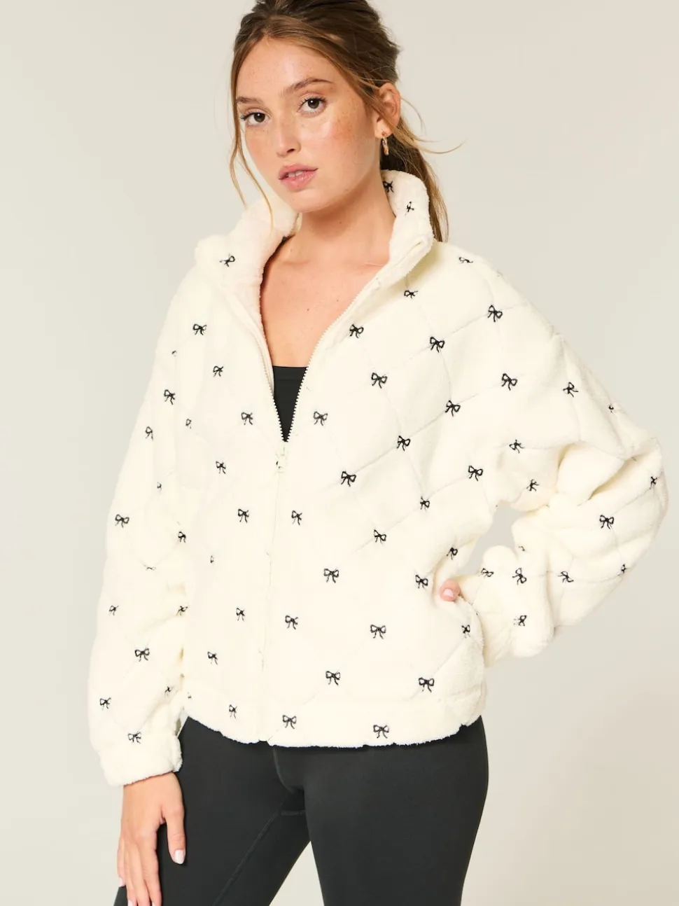 Blanc - Sweat-shirt Hollister Gilly Hicks brodé zippé