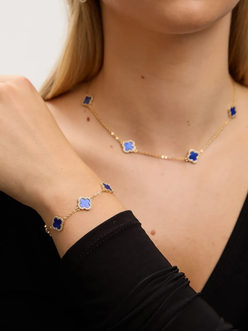 Bleu - Jon Richard Plaqué et Jets Collier de trèfles de station