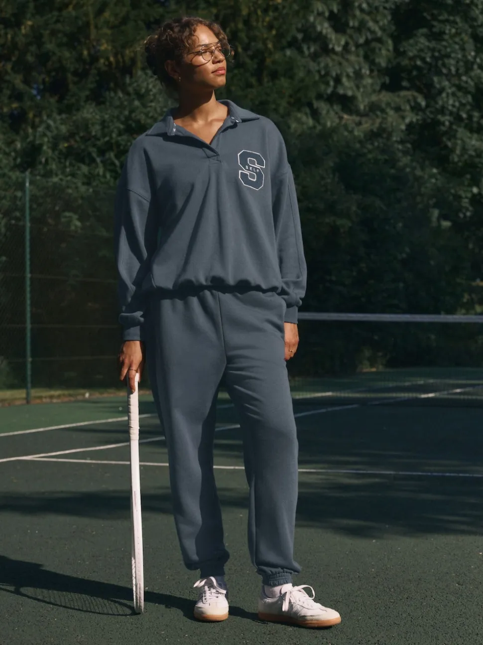 Bleu - soi-même. Sweat de rugby