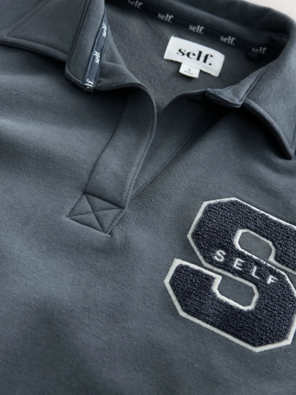Bleu - soi-même. Sweat de rugby