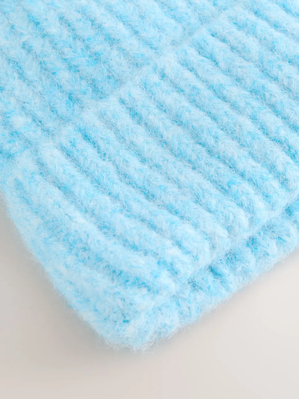 Bleu clair - Bonnet côtelé contenant de la laine