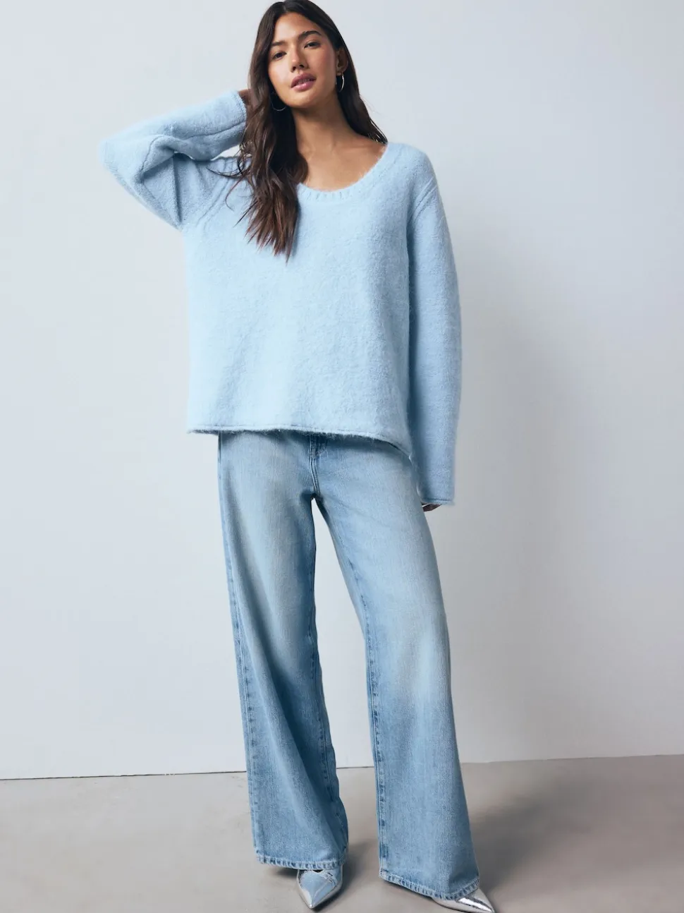 Bleu clair - Pull à col dégagé en laine
