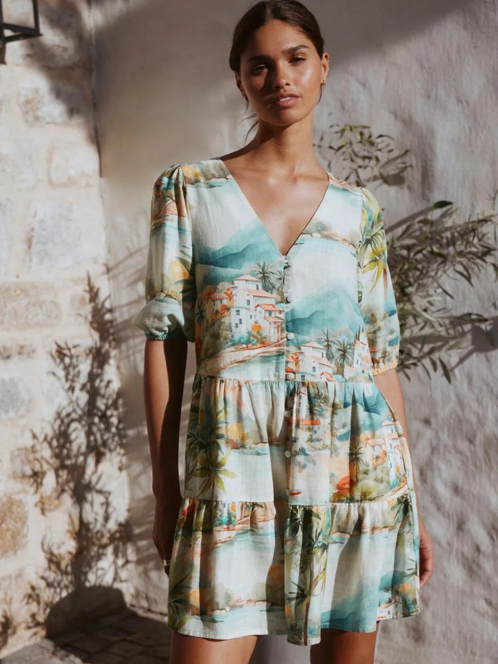Bleu imprimé maison - Robe courte boutonnée à manches courtes à volants en lin