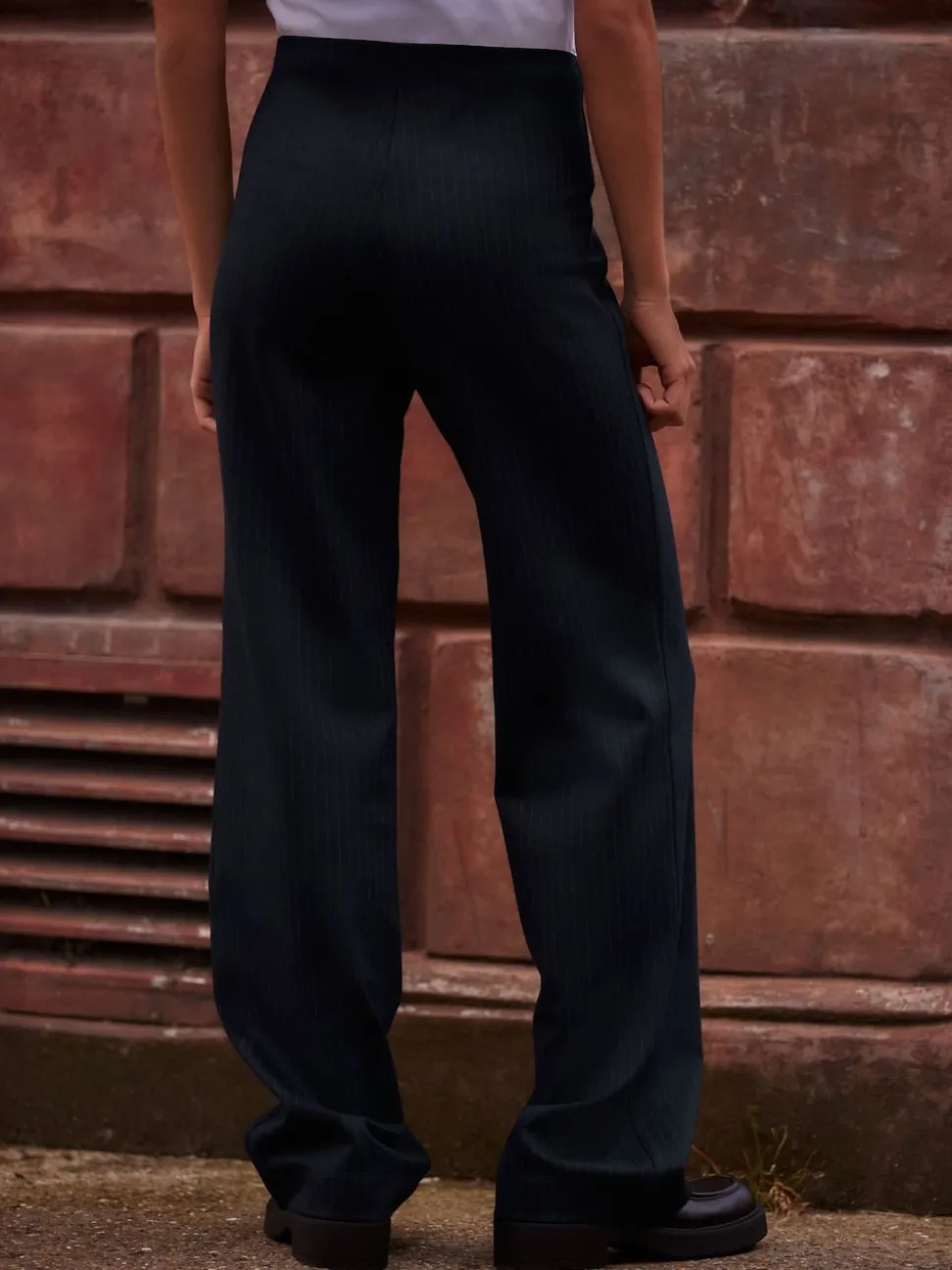 Bleu marine à fines rayures - Pantalon ample en jersey point de Rome lissant