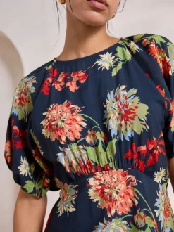 Bleu marine à fleurs - Robe mi-longue imprimée à manches bouffantes