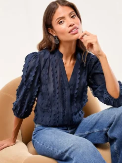 Bleu marine - Lipsy Chemise à manches courtes à col grand-père en tissu 3D