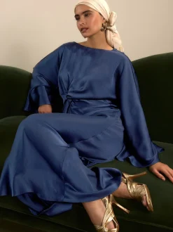 Bleu marine - Robe longue en satin à manches longues torsadée sur le devant