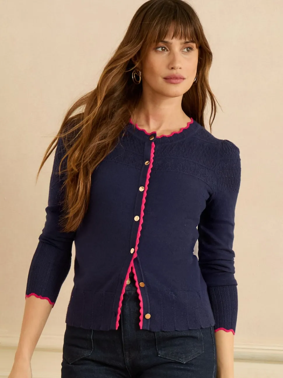 Bleu marine et rose festonné - Cardigan Love & Roses en maille