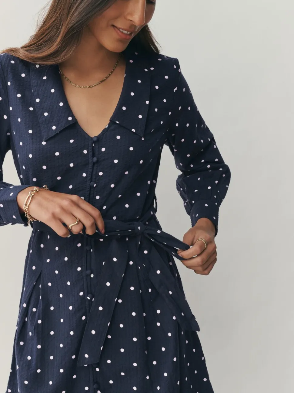 Bleu marine/blanc à pois - Court robe chemise à col et manches longues