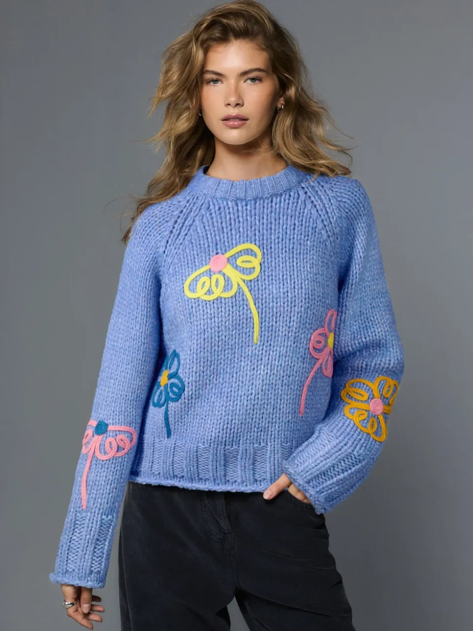 Bleu vif fleuri - Pull à col rond en grosse maille avec laine