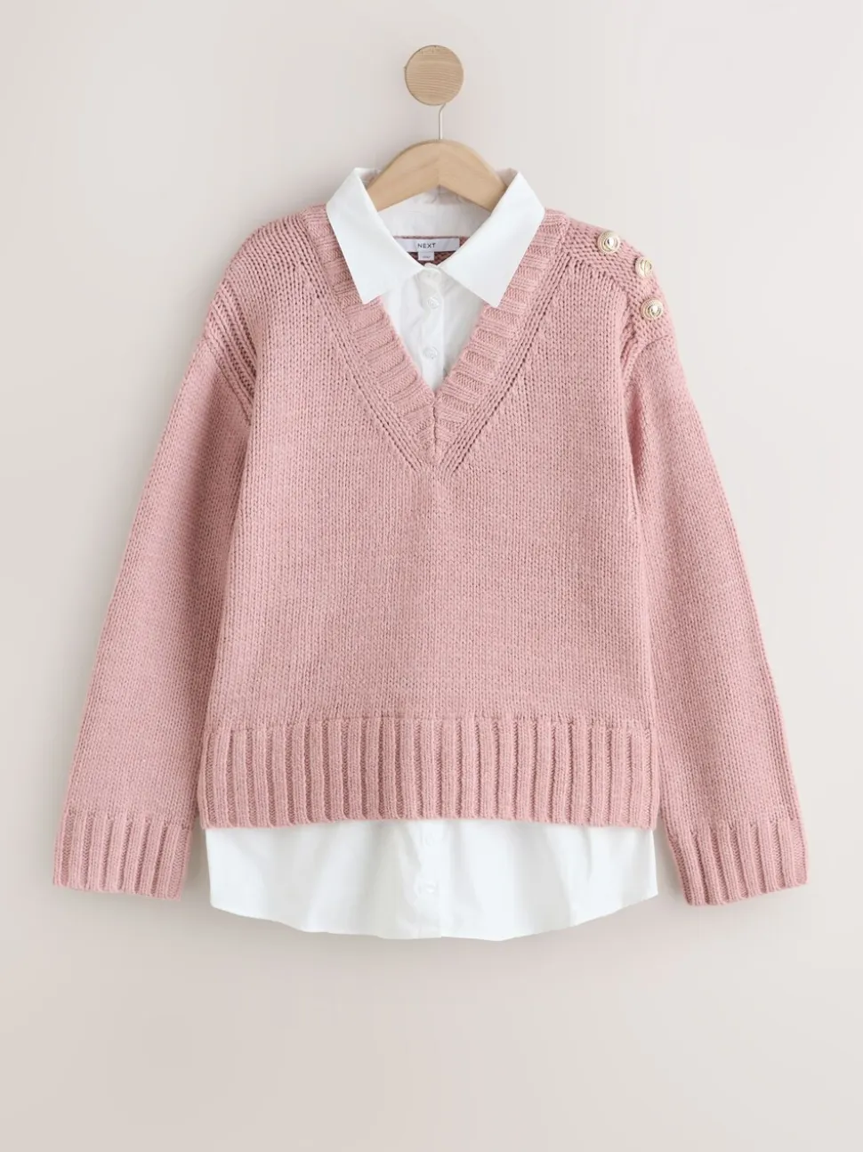 Blush Rose - Pulls look superposé en maille à col en V avec chemise