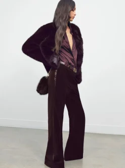 bordeaux - Pantalon évasé Reiss Elia à rayures style smoking en velours