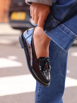 Brevet noir - Mocassins Linzi Rosemary classiques à enfiler avec détails à glands