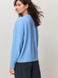 Broderie avec écusson bleu clair - Pull en maille à col rond en laine