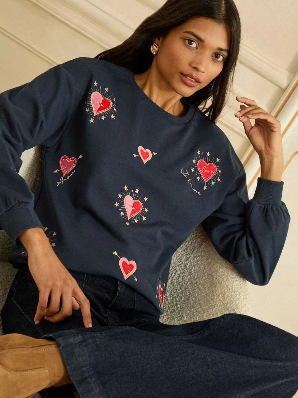 Broderie cœur bleu marine - Sweat Love & Roses en jersey à col ras du cou