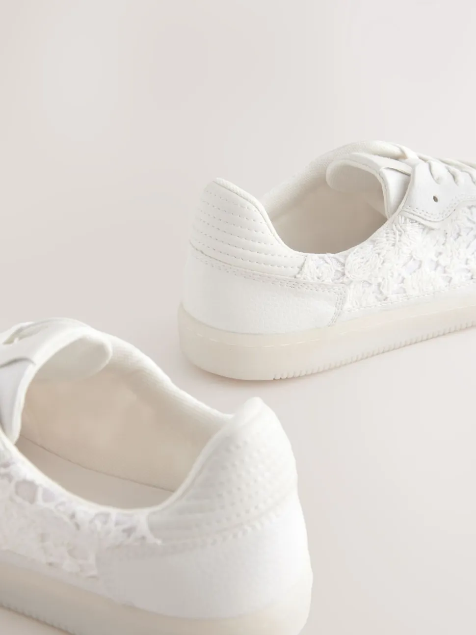 Broderie neutre - Formateurs lacets