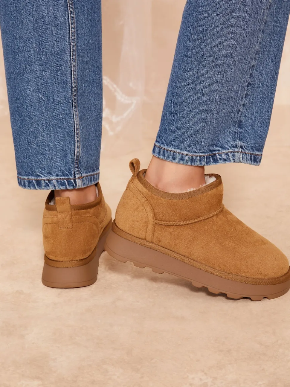 Bronzage naturel - Friends Like These Bottes en daim douillette doublées de fausse fourrure