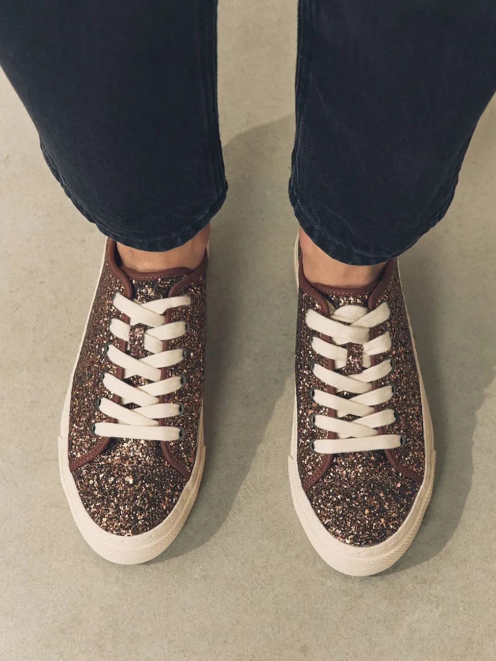 Bronze à paillettes - Baskets à lacets Forever Comfort® style baseball à paillettes