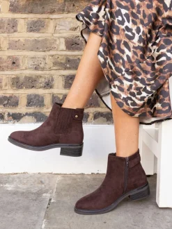 Brun foncé - Novo Bottines plates Chelsea Darlina à Coupe large