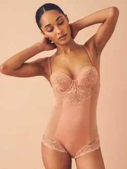 Caramel Nude - Body en dentelle à coupe ferme et contrôle du ventre