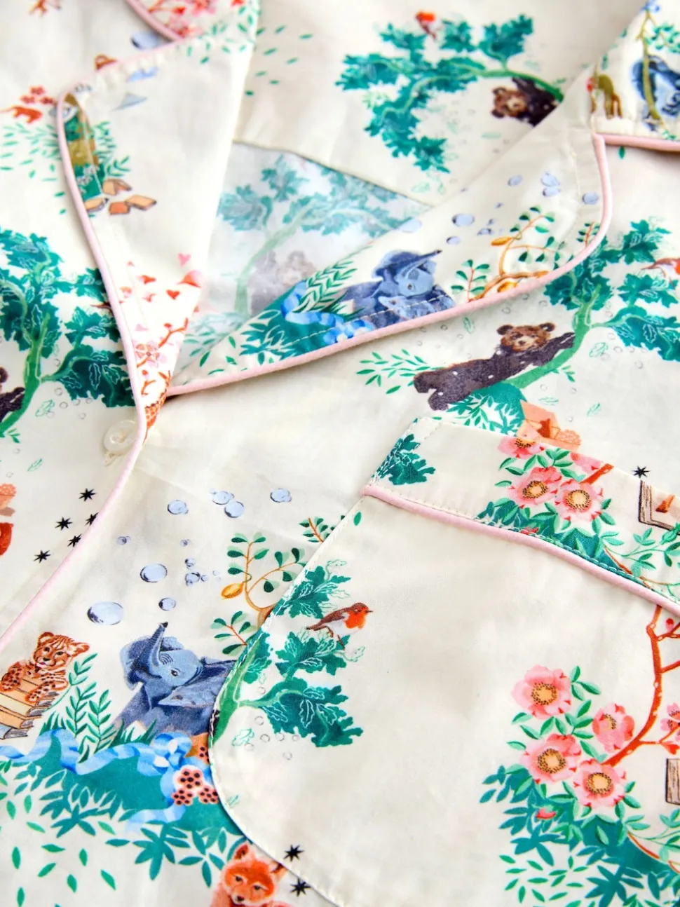 Cath Kidston pyjama Great Ormond Street Hospital boutonné