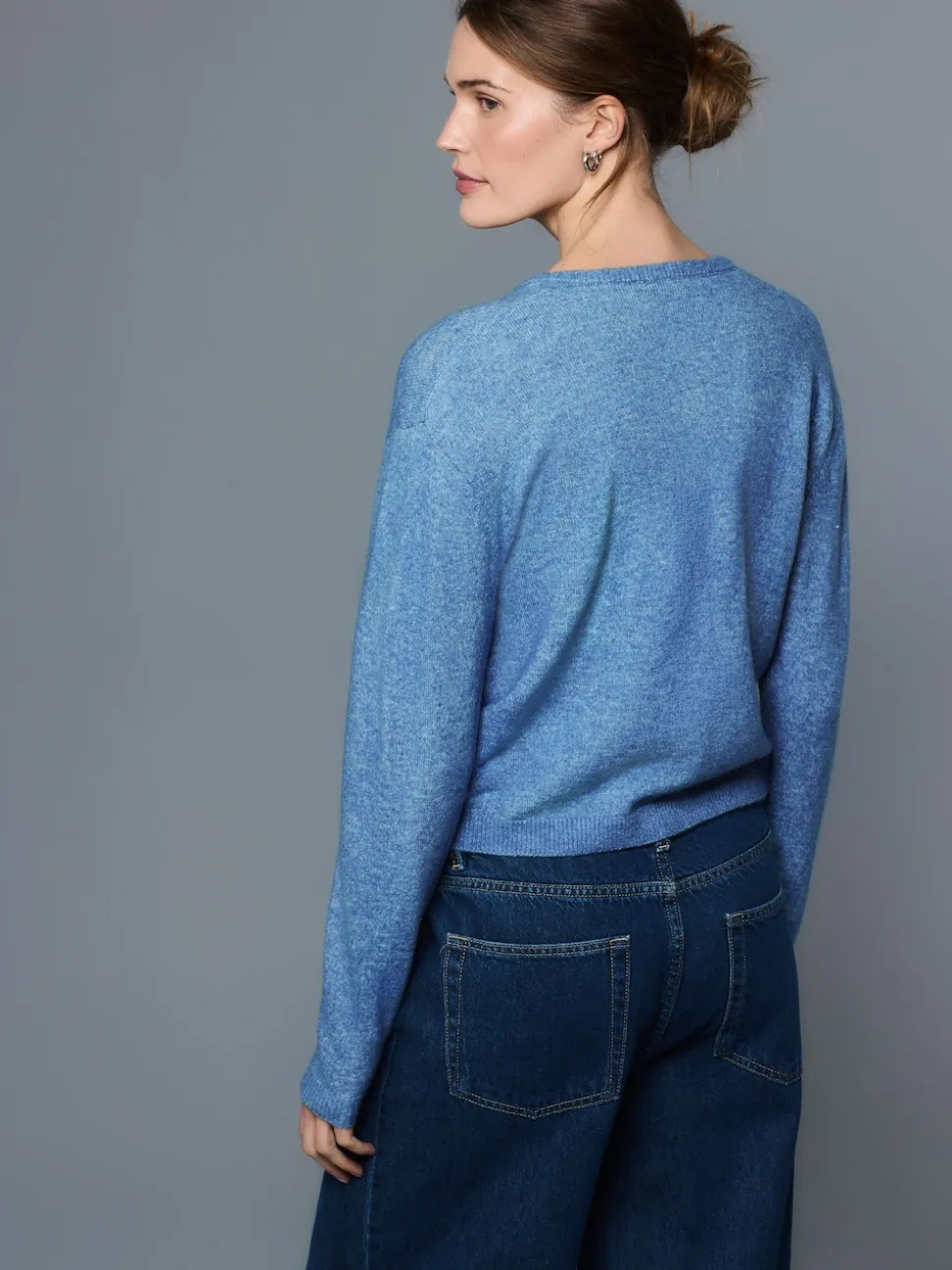 Chambray bleu avec ornements - Cardigan tricoté à Col rond en laine