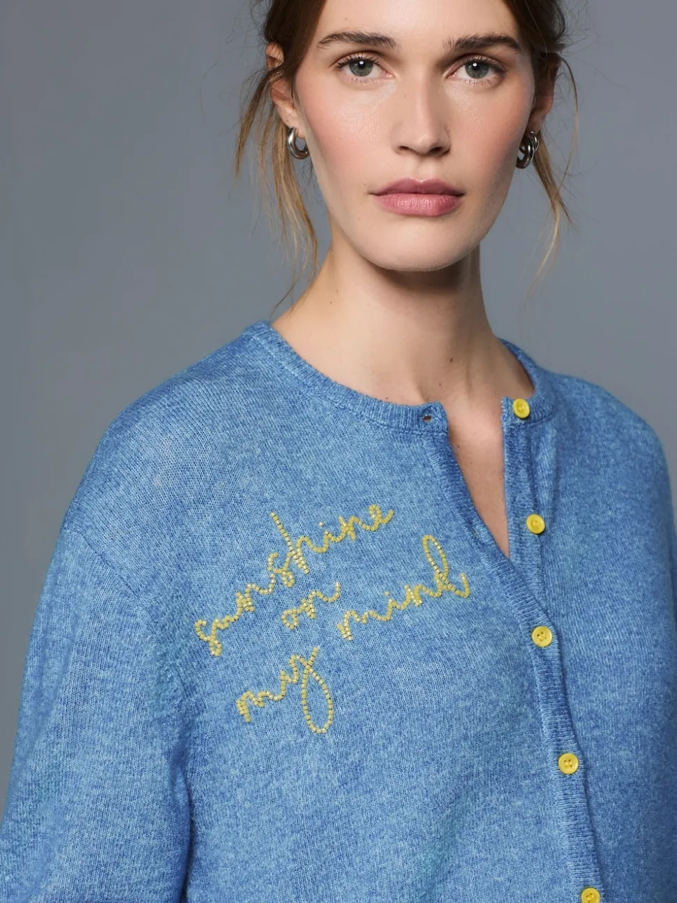 Chambray bleu avec ornements - Cardigan tricoté à Col rond en laine