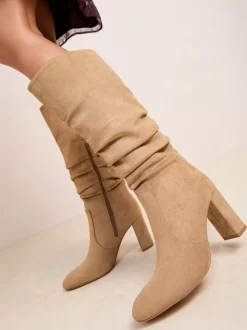 chameau - Friends Like These Bottes hautes longues en faux daim à talon carré froncé