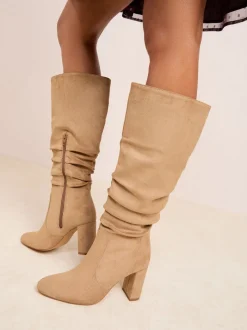 chameau - Friends Like These Bottes hautes longues en faux daim à talon carré froncé