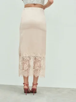 Champagne doré - Jupe mi-longue en satin bordée de dentelle