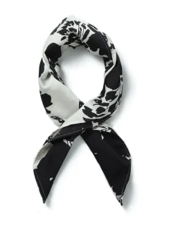 Écharpe bandana noire et blanche Aela