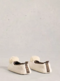 Chaussons de danse à pompon White Stuff