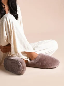 Chaussons Just Sheepskin Marron femme Louise en peau de mouton